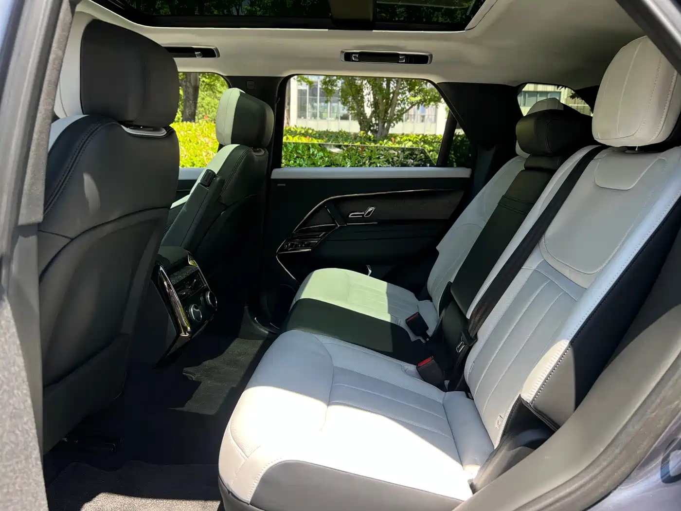 Land Rover Range Rover Sport 2023 400PS Launch Edition фото 14