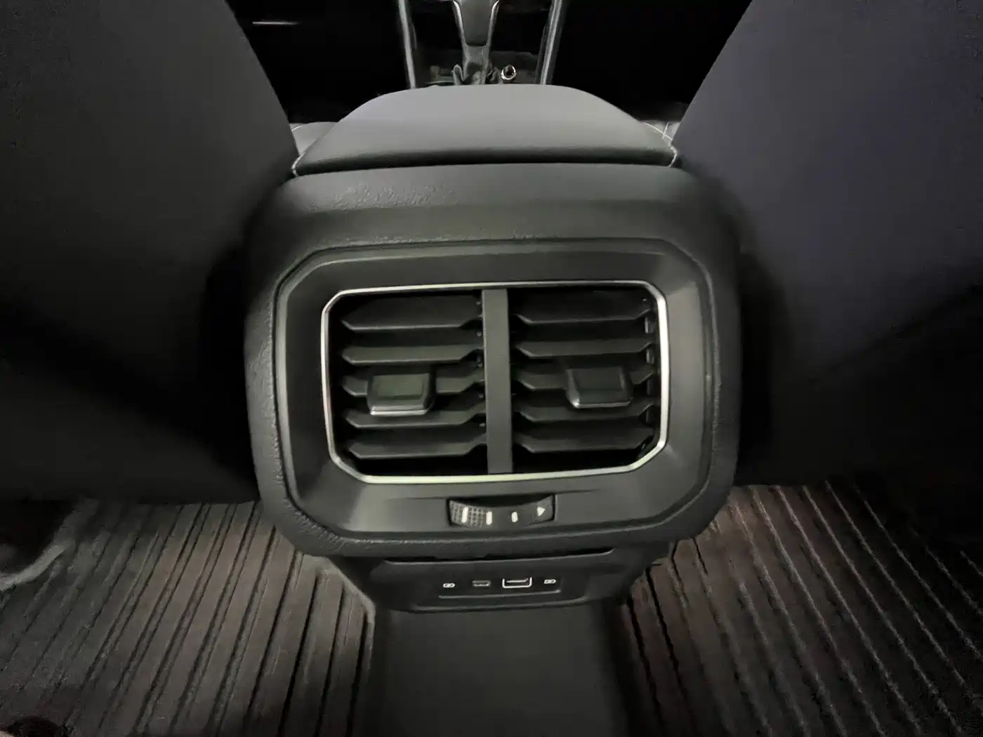 Volkswagen Tiguan L 2023 330TSI Auto 2WD R-Line Premium Edition фото 13