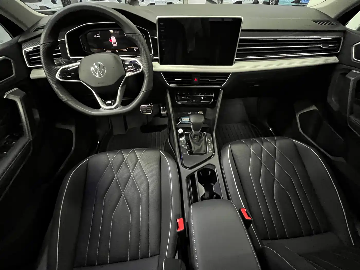 Volkswagen Tiguan L 2023 330TSI Auto 2WD R-Line Premium Edition фото 9