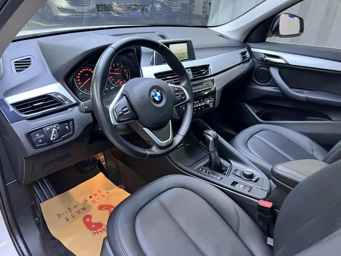 BMW X1 2018 sDrive20Li Leading Model фото 7