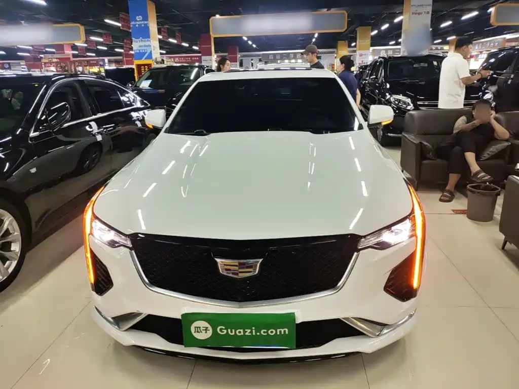 Cadillac CT4 2022 2021 28T Fashion Edition