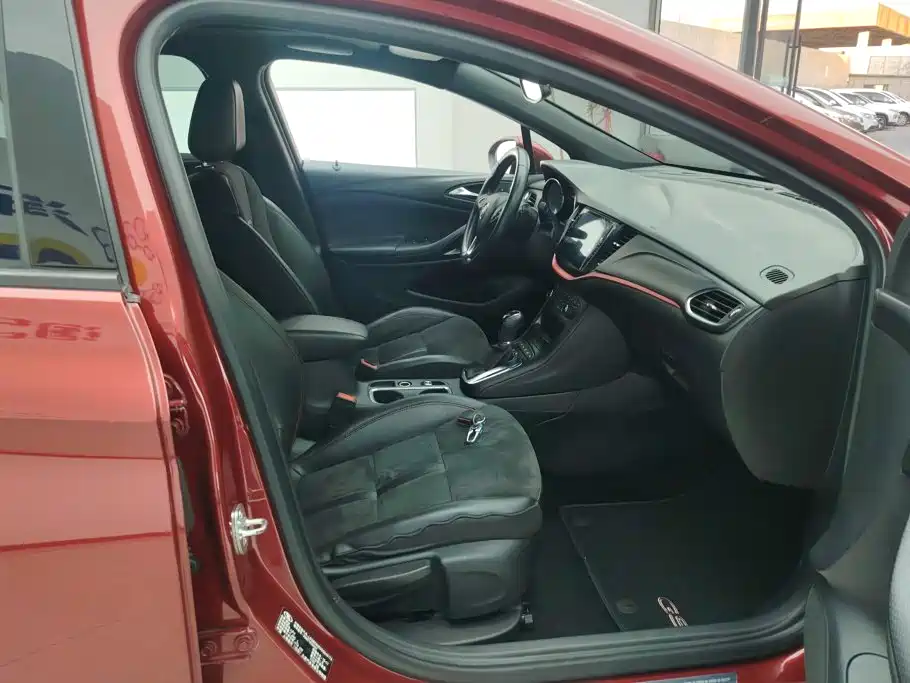 Photo 8 - Buick Verano