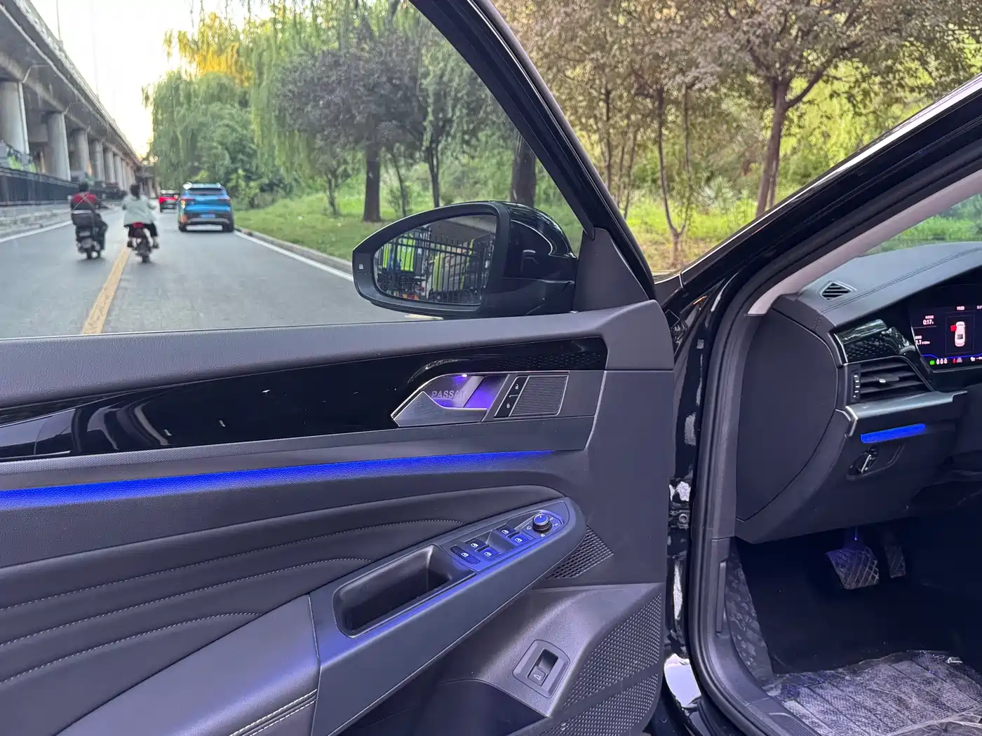 Volkswagen Passat 2024 330TSI Elite Edition фото 2