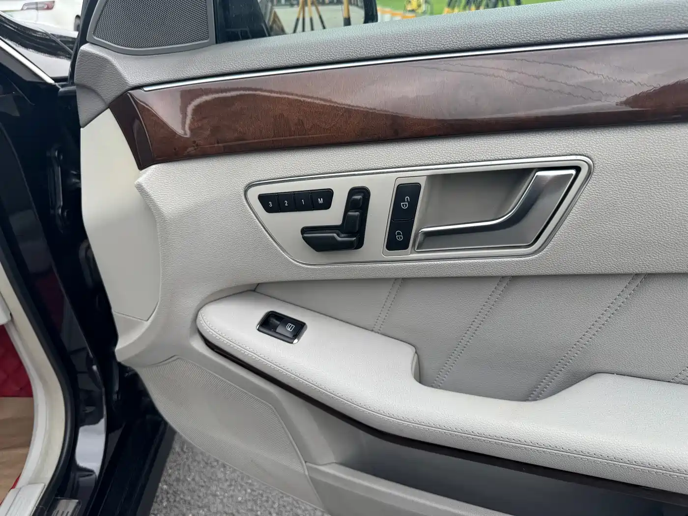 Mercedes-Benz E-Class 2012 E 300 L Fashion Luxury фото 11