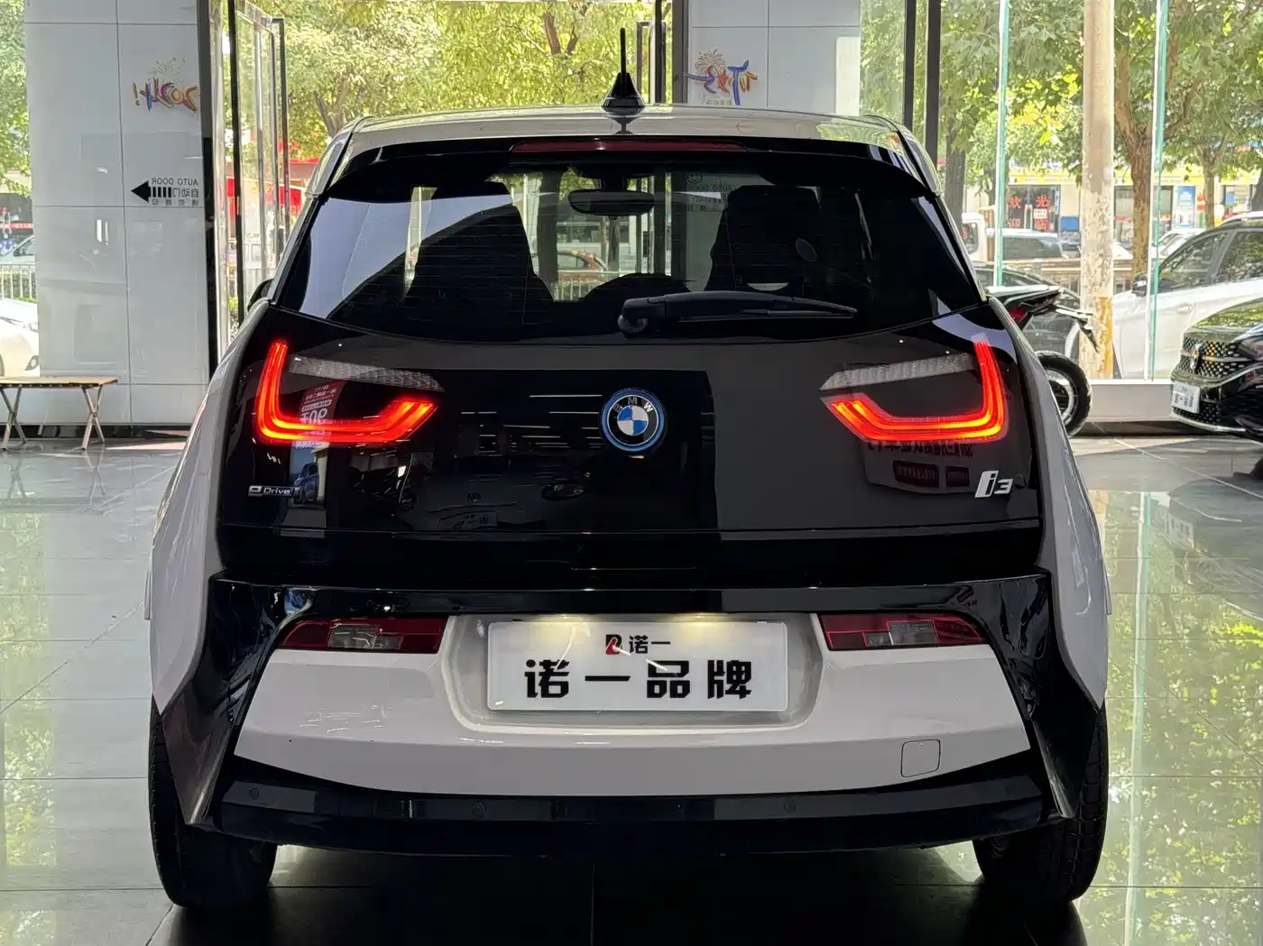 BMW I3