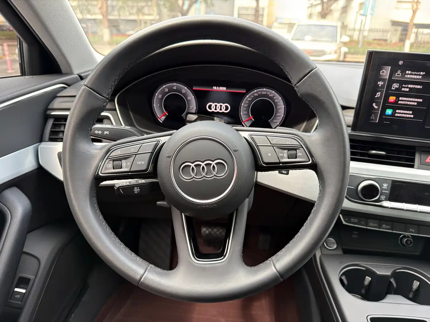 Audi A4L 2025 2 Million Celebration Edition 40 TFSI Fashion Dynamic фото 7