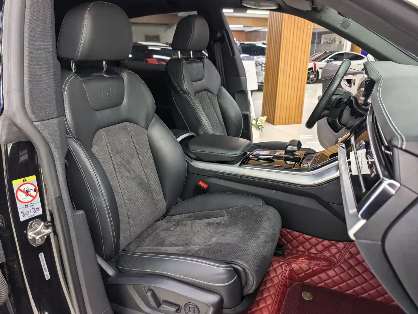 Audi Q8 2019 Model 55 TFSI Premium Dynamic фото 15