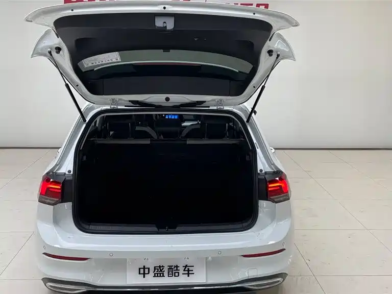 Volkswagen Golf 2023 Facelift 280TSI DSG Pro фото 23