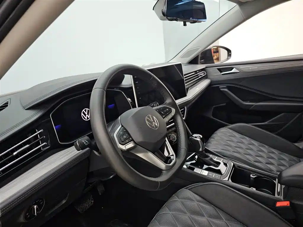Volkswagen Sagitar 2023 300TSI DSG Surpassing Edition фото 7
