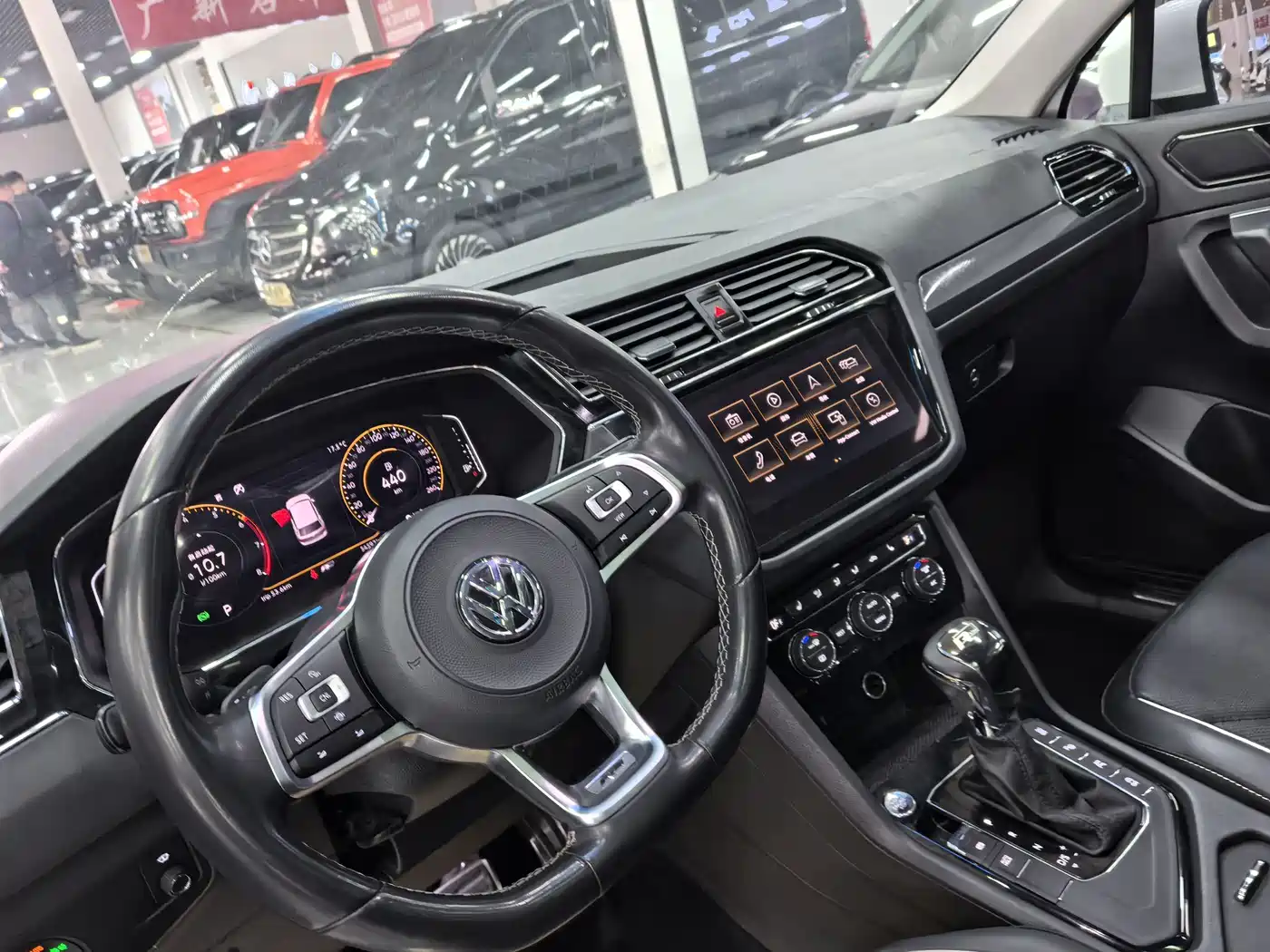 VOLKSWAGEN TIGUAN L