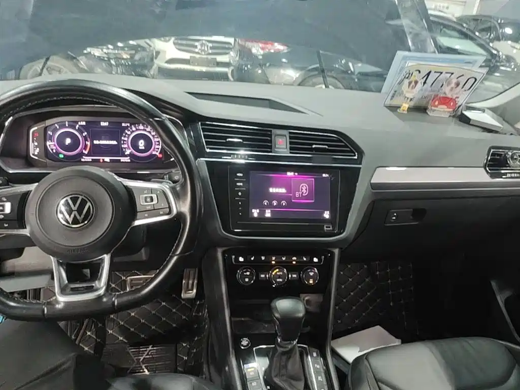 Volkswagen Tiguan L 2021 330TSI Automatic 2WD R-Line Premium фото 10