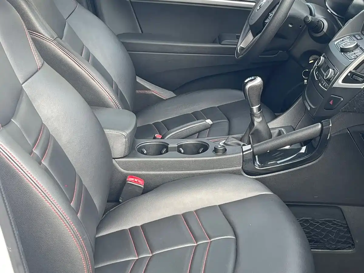 Dongfeng Aeolus Dongfeng Fengshen AX7 2016 2016 2.0L Manual Smart Joy