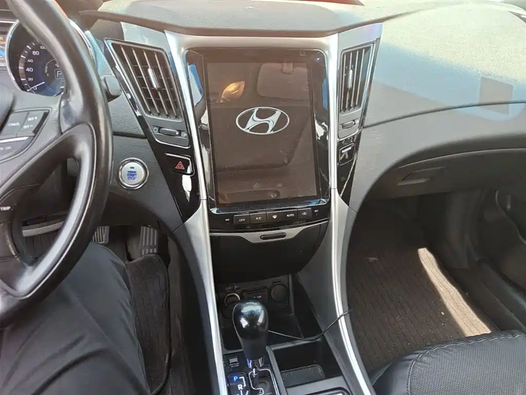 Hyundai Sonata 2014 2.4L Automatic Luxury Edition China IV фото 13