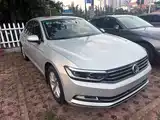 Photo 2 - Volkswagen Magotan