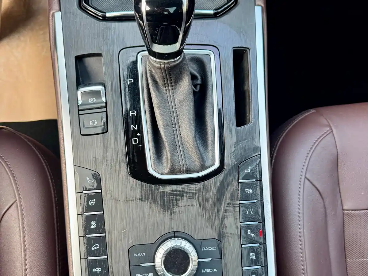 WEI PAI WEI BRAND VV5