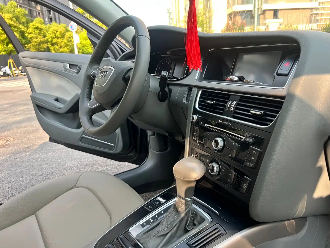 Audi A4L 2013 30 TFSI Automatic Comfort фото 12
