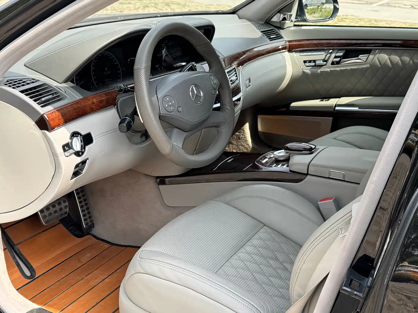 Mercedes-Benz S-Class AMG 2010 AMG S 65 фото 17
