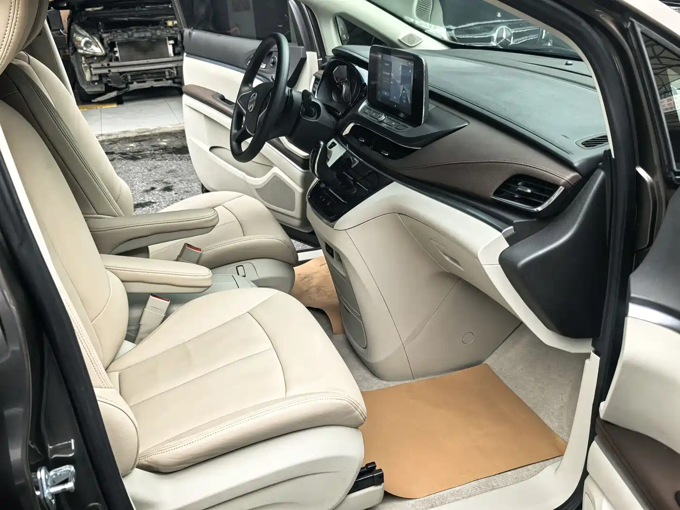 Buick GL8 2023 Model Land Business Class Comfort фото 10