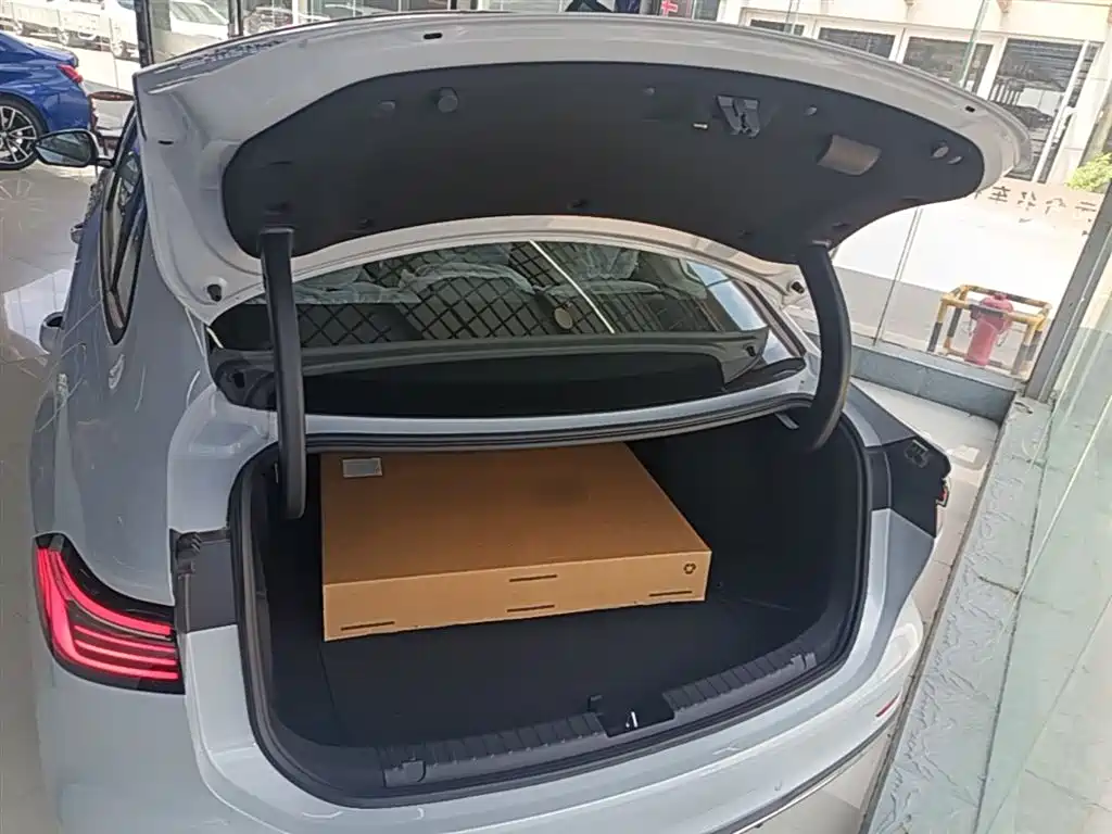 Geely Galaxy Galaxy A7 2025 EM-i 70km Voyage Edition фото 19