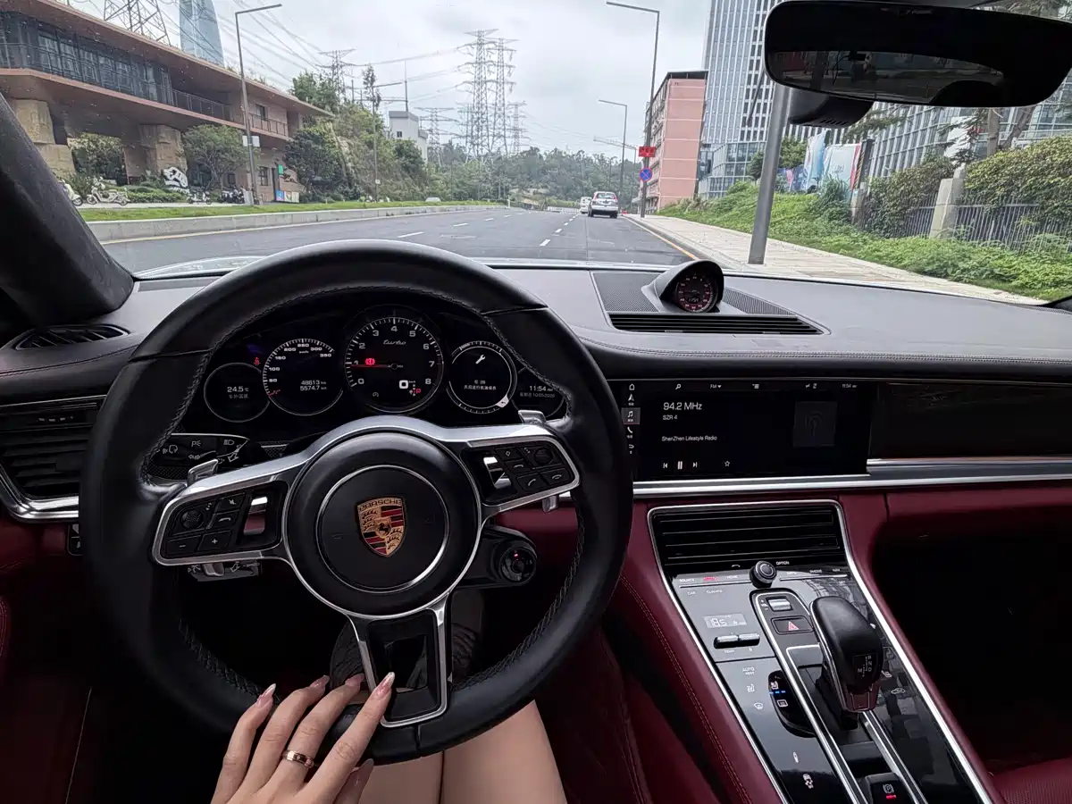 Porsche Panamera 2017 Panamera Turbo Executive Long Wheelbase 4.0T фото 5