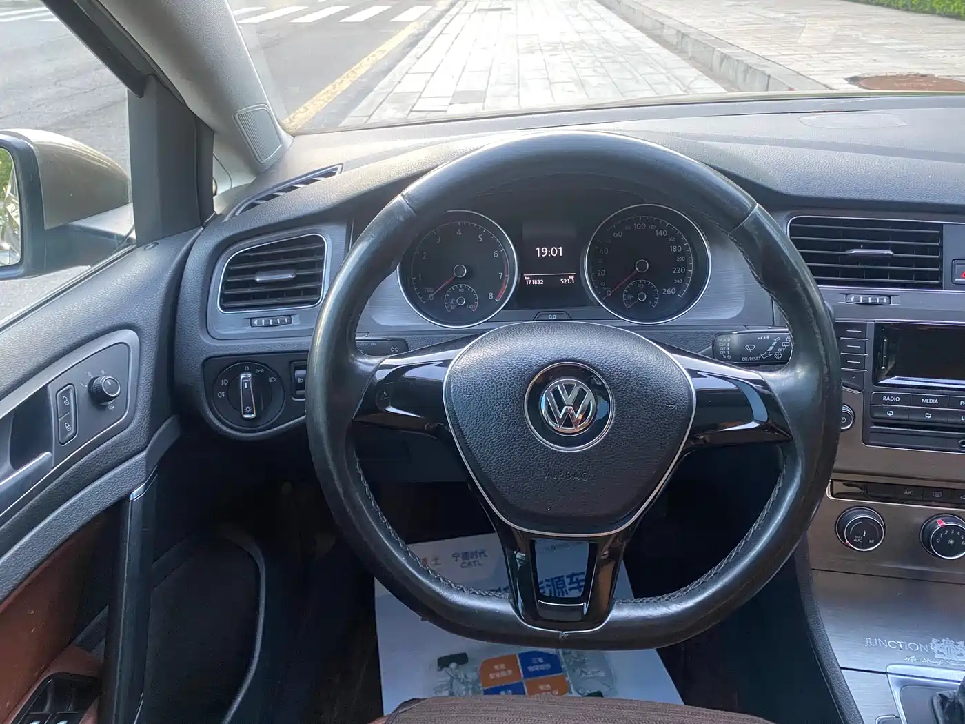 Volkswagen Golf 2014 1.6L Automatic Comfort фото 8