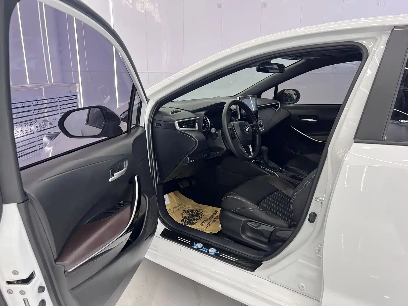 Toyota Levin 2021 Dual Engine 1.8H E-CVT Luxury Edition фото 7
