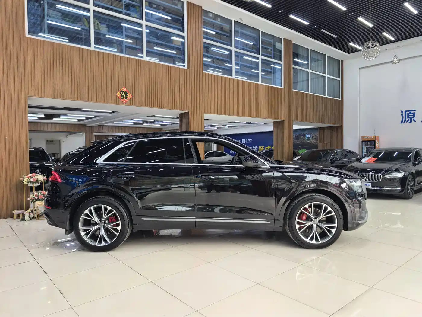 Audi Q8 2019 Model 55 TFSI Premium Dynamic фото 4
