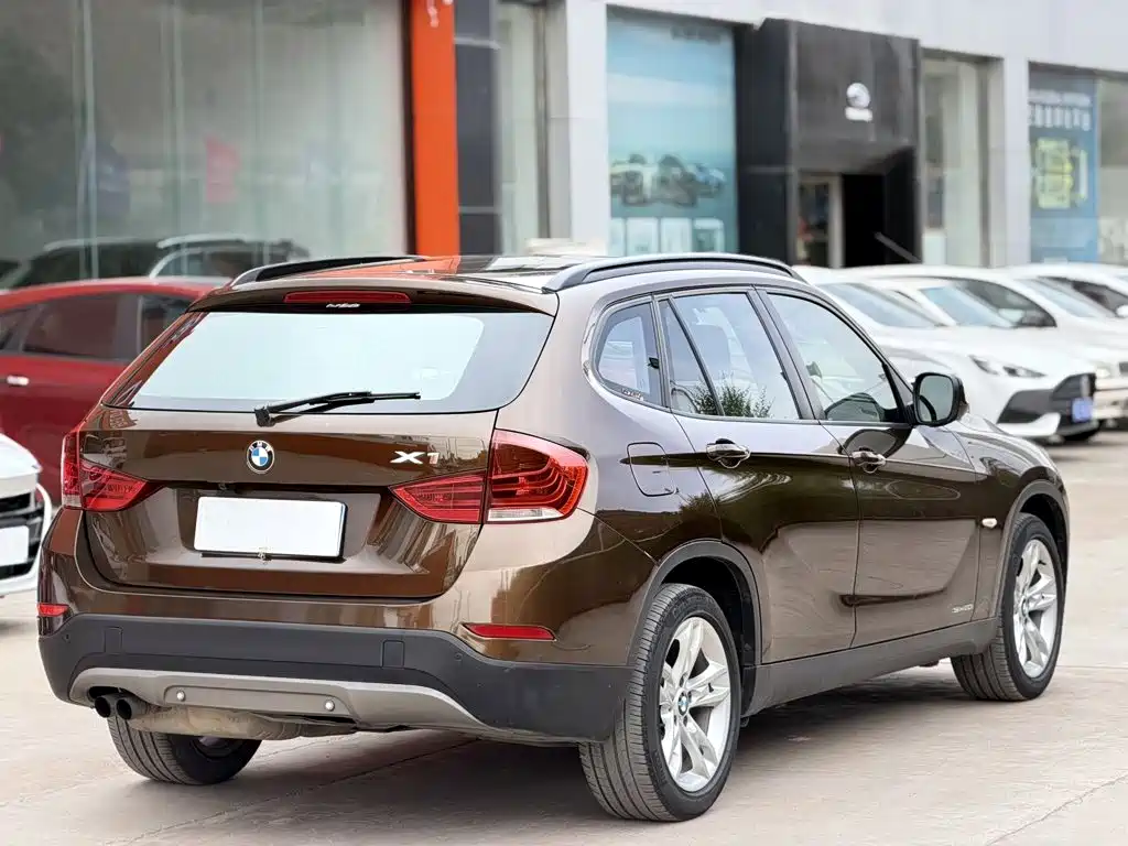 BMW X1 2013 2012 sDrive20i Leading Model