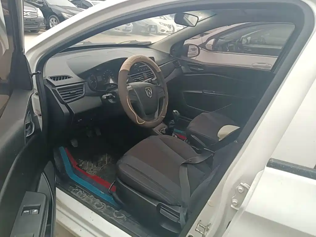 Baojun 310 2017 2016 1.2L Manual Value Edition
