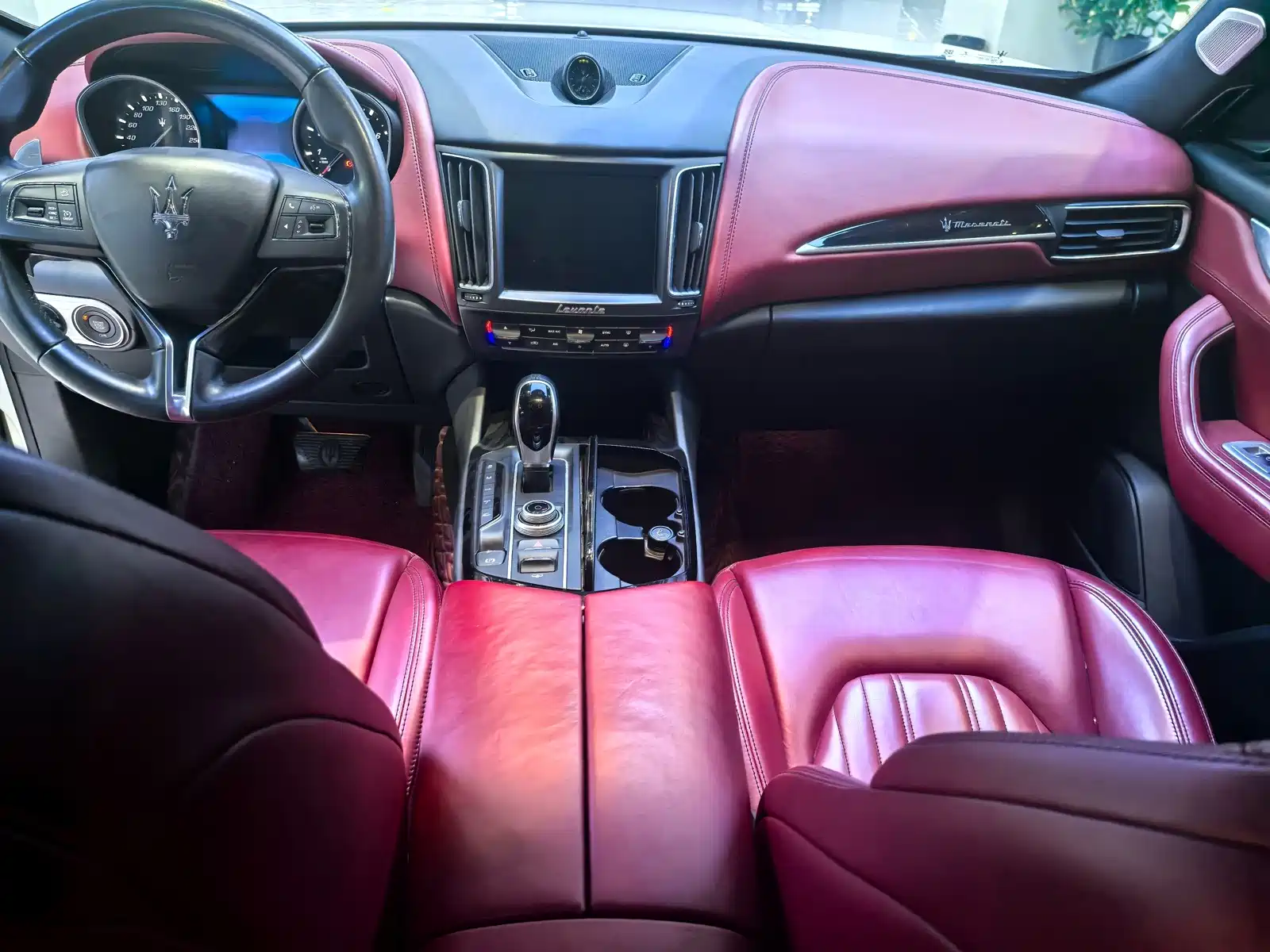 Photo 6 - Maserati Levante