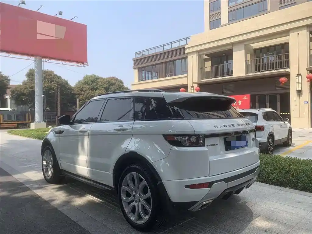 Land Rover Range Rover Evoque (Import) 2014 2.0T 5-door Brilliance Sport фото 4