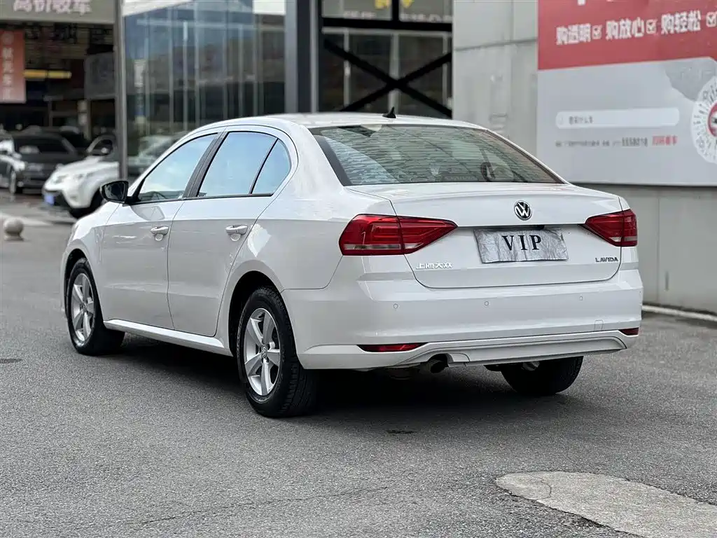 Volkswagen Lavida 2015 1.6L Automatic Trend Edition фото 7