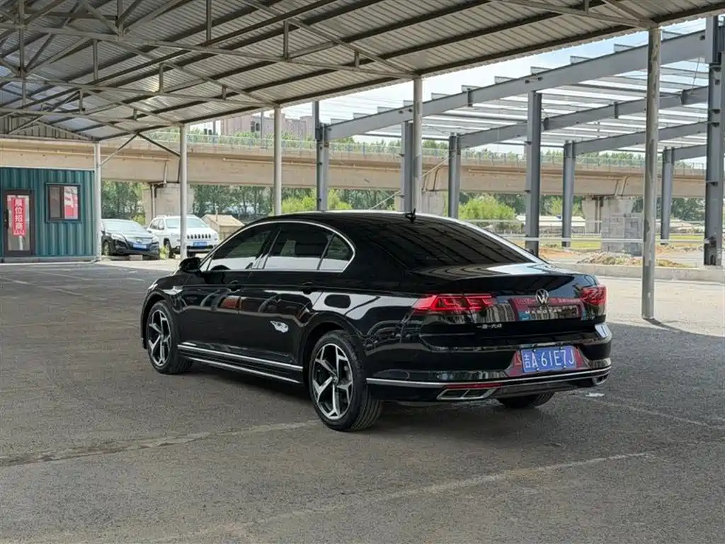 Volkswagen Magotan 2023 Model 2 Million Commemorative Edition 330TSI DSG Luxury фото 9