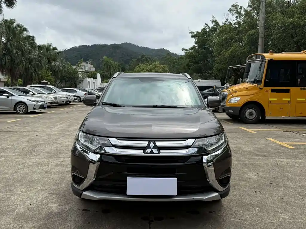Mitsubishi Outlander 2016 2016 2.0L 2WD Fashion Edition 5-seater