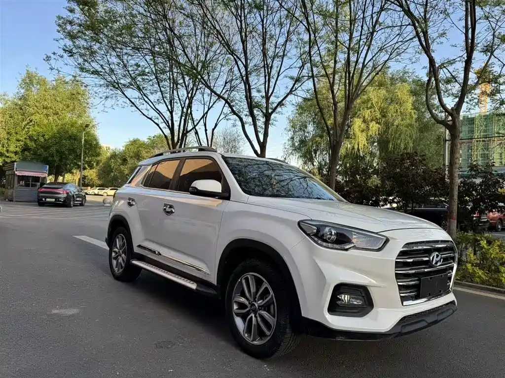 Hyundai Beijing Hyundai ix35 2018 2.0L Automatic 2WD Zhiyong·Enjoyment Edition фото 8