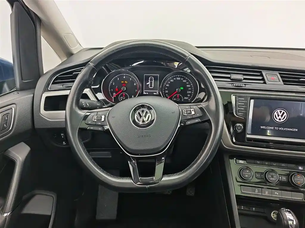 Volkswagen Touran 2018 Touran L 280TSI DSG Frontier Edition 7-Seater China V фото 11