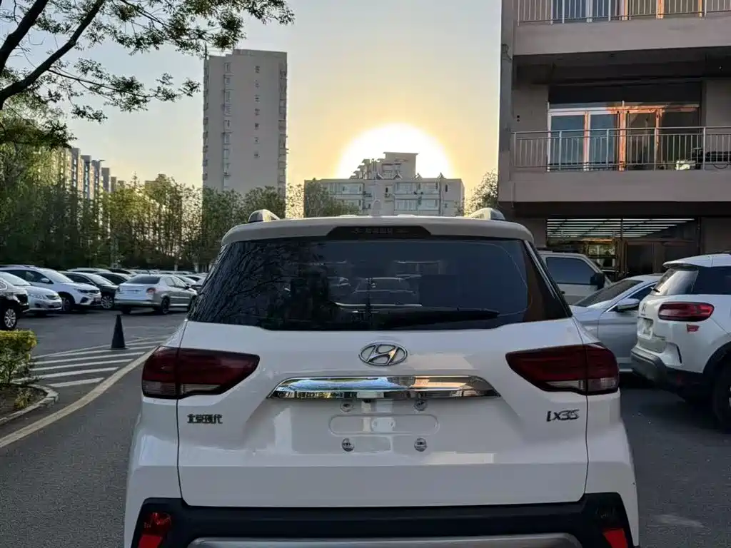 Hyundai Beijing Hyundai ix35 2018 2.0L Automatic 2WD Zhiyong·Enjoyment Edition фото 12