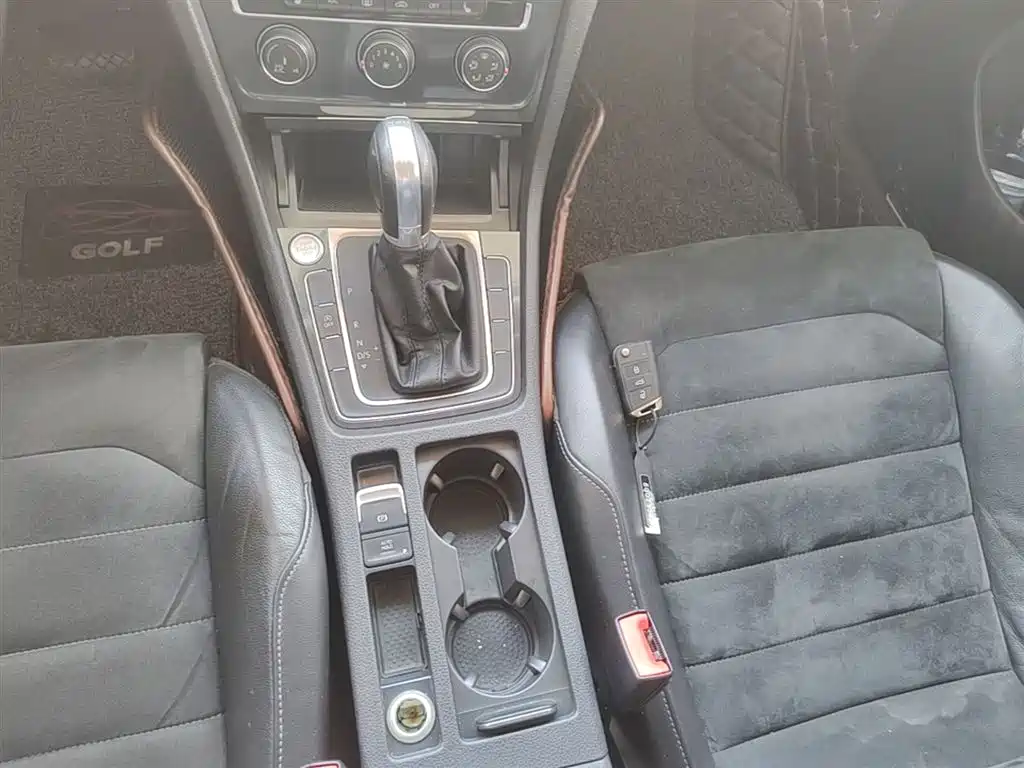 Volkswagen Golf 2018 230TSI Automatic Luxury фото 14