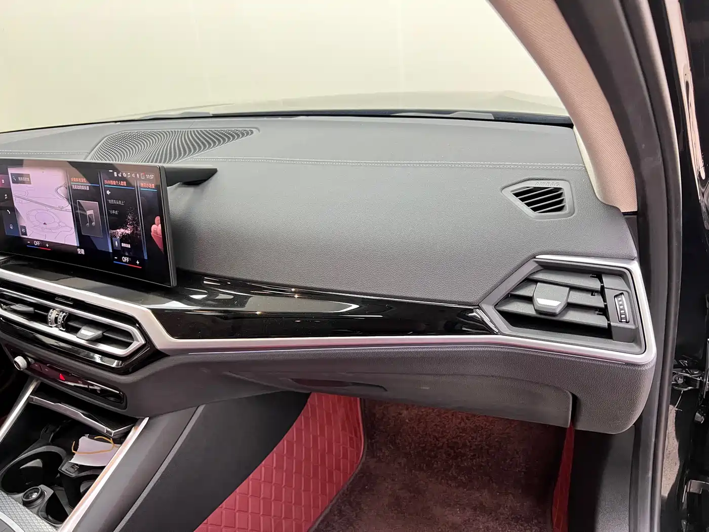 BMW 3 Series 2023 325Li M Sport Black Night Package фото 36