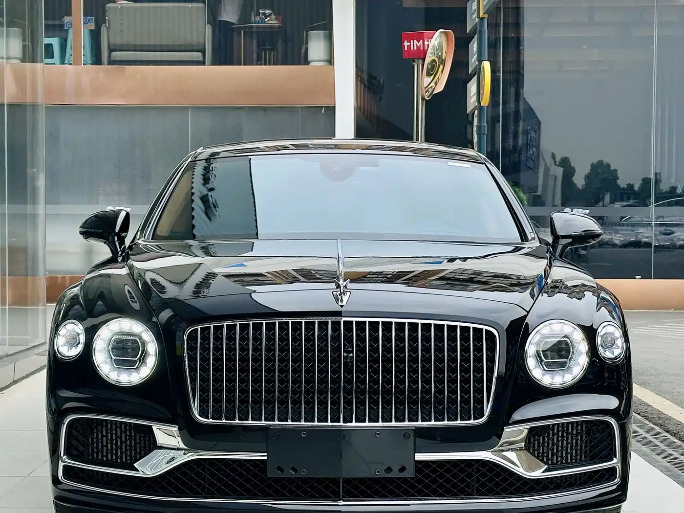Фото 5 - Bentley Flying Spur