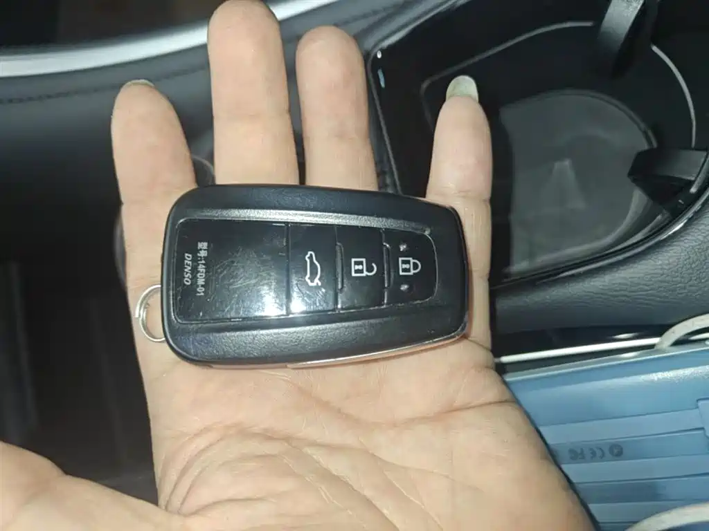 Toyota Avalon 2023 2.0L Premium Selection фото 9
