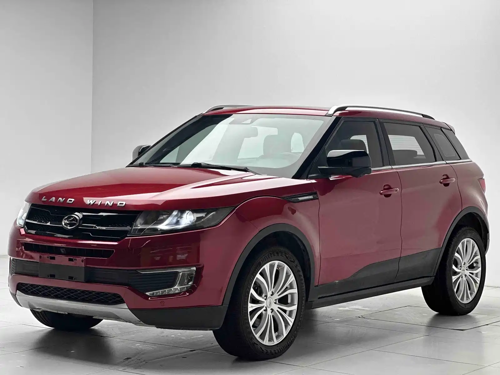 Фото 1 - Landwind X7