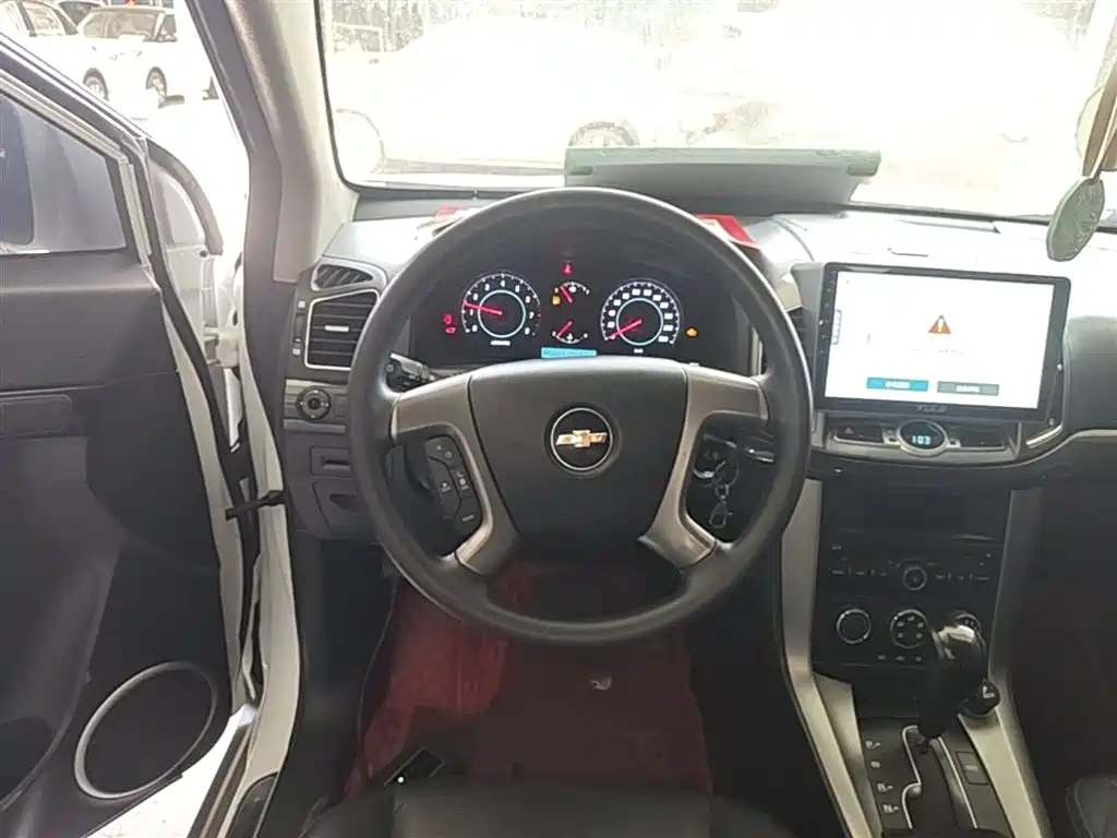 Chevrolet Captiva 2014 2.4L 2WD Urban 7-seater фото 11