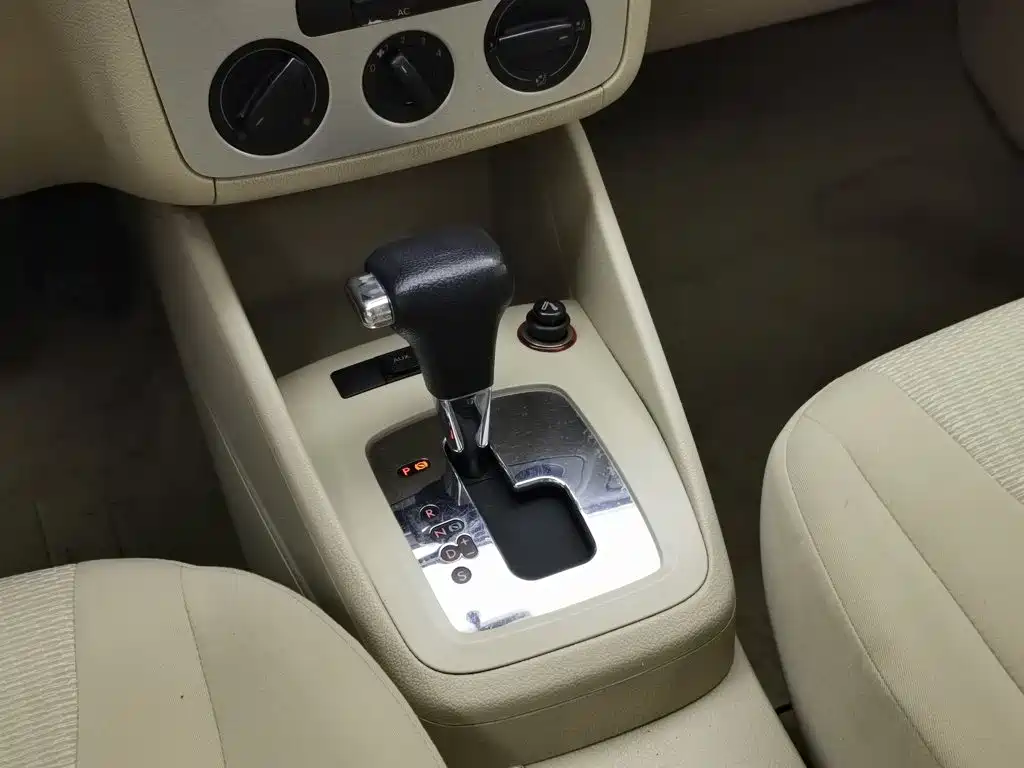 Volkswagen Bora 2011 2011 1.6L Automatic Fashion