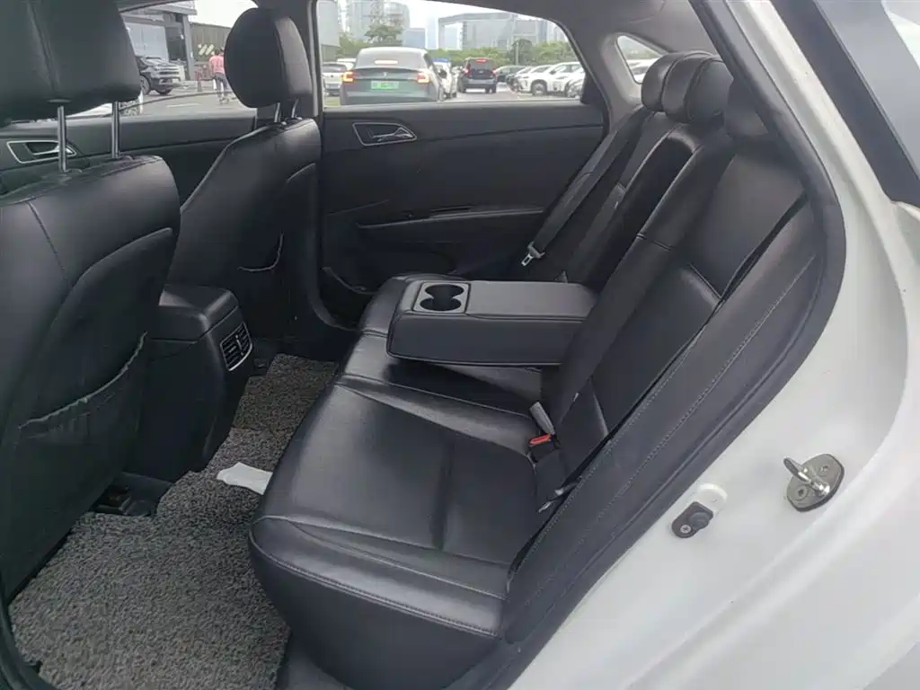 Hyundai Mistra 2016 1.8L Auto Premium DLX фото 24