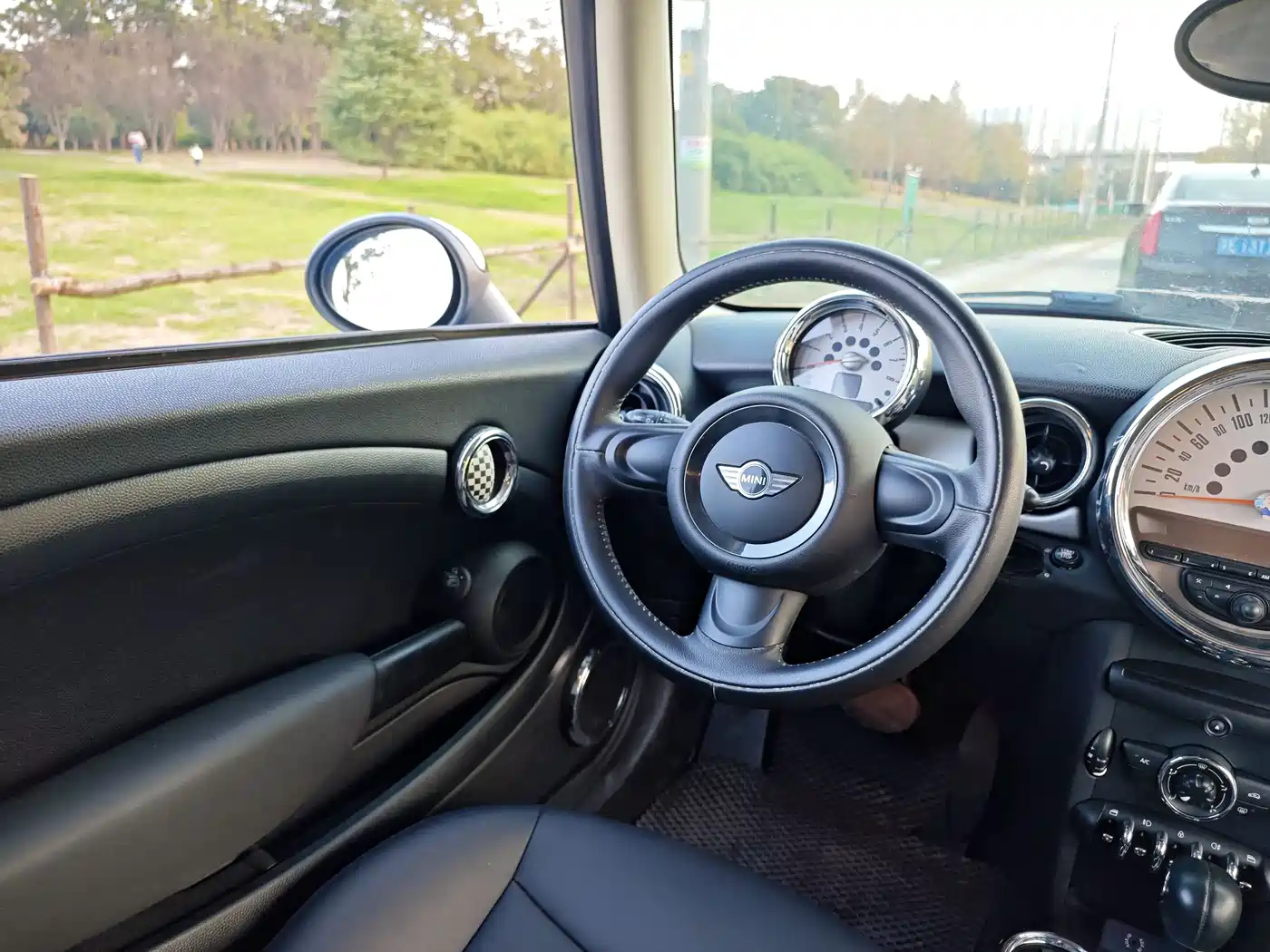 MINI CLUBMAN 2013 2011 1.6L ONE