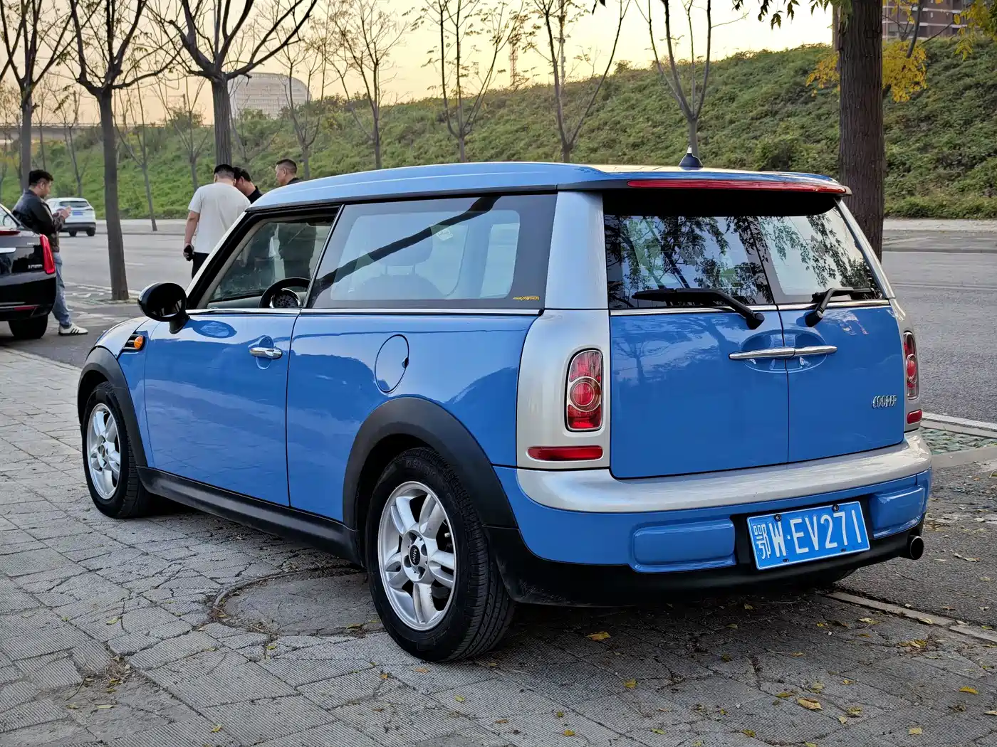 MINI CLUBMAN 2013 2011 1.6L ONE
