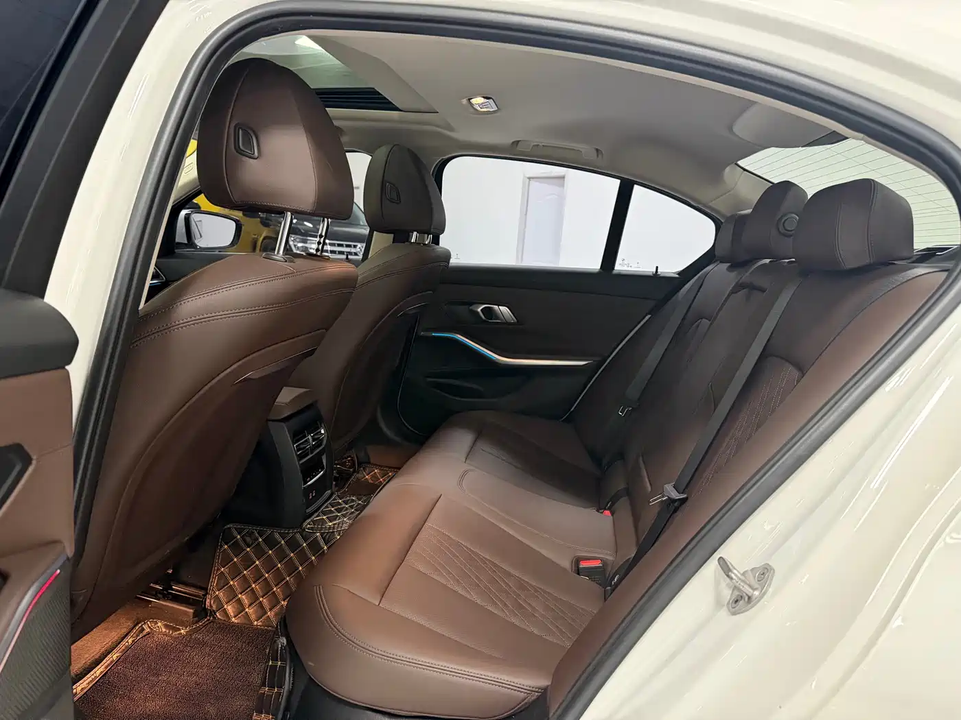 BMW 3 Series 2023 325i M Sport Package фото 6