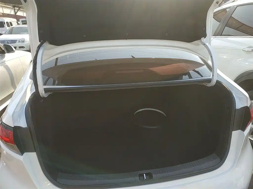 Toyota Levin 2023 Smart Hybrid 1.8L Leading Edition фото 11