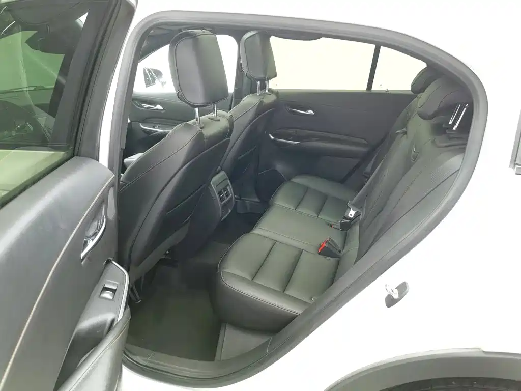 Cadillac XT4 2019 2018 28T 4WD Leading Sport Edition